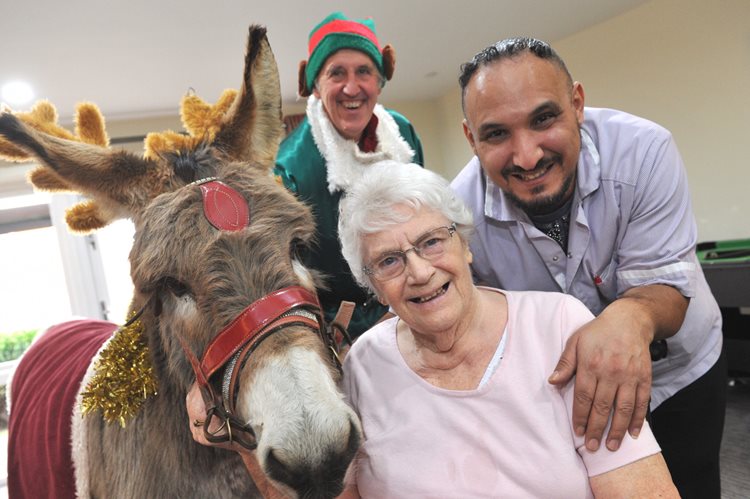 Festive friends - special duo spread Christmas cheer at Cringleford care home